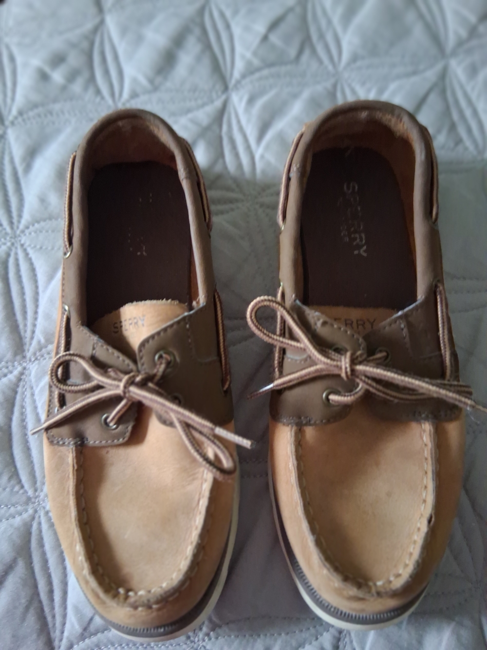 Sperry Leeward Boys Two-Tone Tan and Brown Leather Boat Shoes size 2.5M